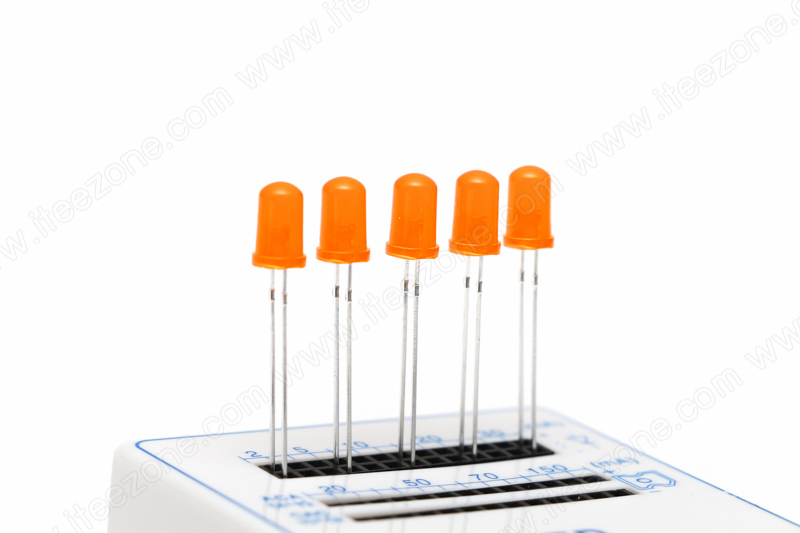 หลอดไฟ LED กระเปาะน้ำเงิน แสงน้ำเงิน 5mm Super Bright