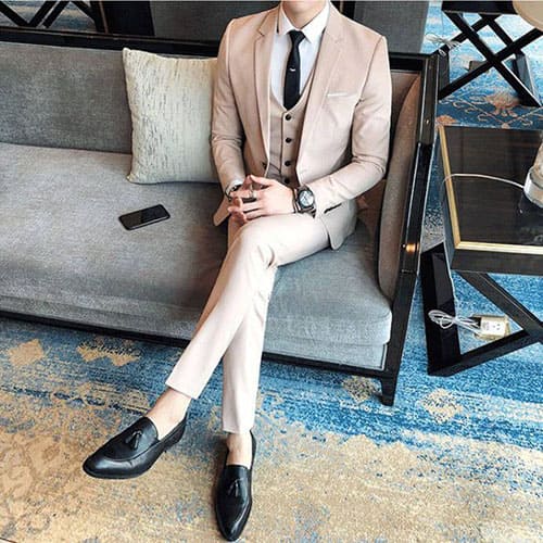 สูท,ชุดสูทเจ้าบ่าว,สูทผู้ชาย สีครีม พร้อมส่ง S,M,L,XL,2XL,3XL,4XL (สูท+กั๊ก+กางเกง)