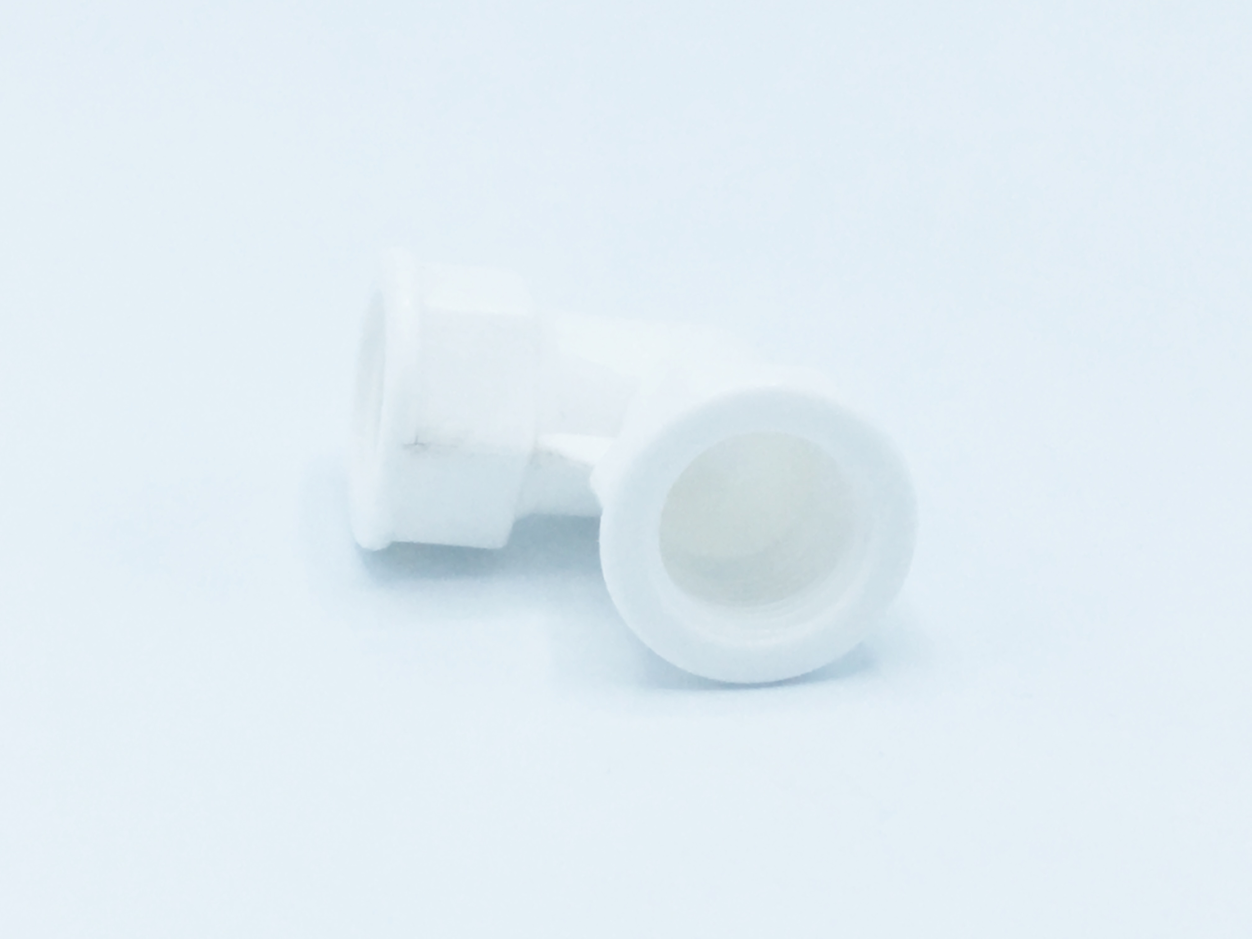 ข้อต่องอ 90 เกลียวใน 1/2 นิ้ว สีขาว