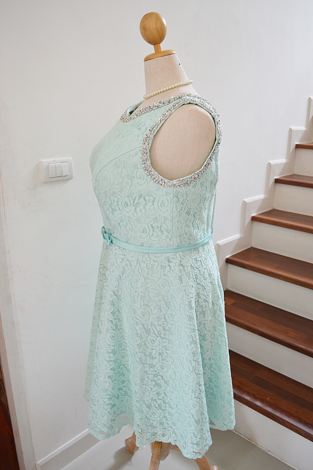 ชุดราตรีไซด์ใหญ่ เอว 37-40" *พร้อมส่ง สีเขียวมินต์* แขนกุด ผ้าลูกไม้อิตาลี ซิปหลัง