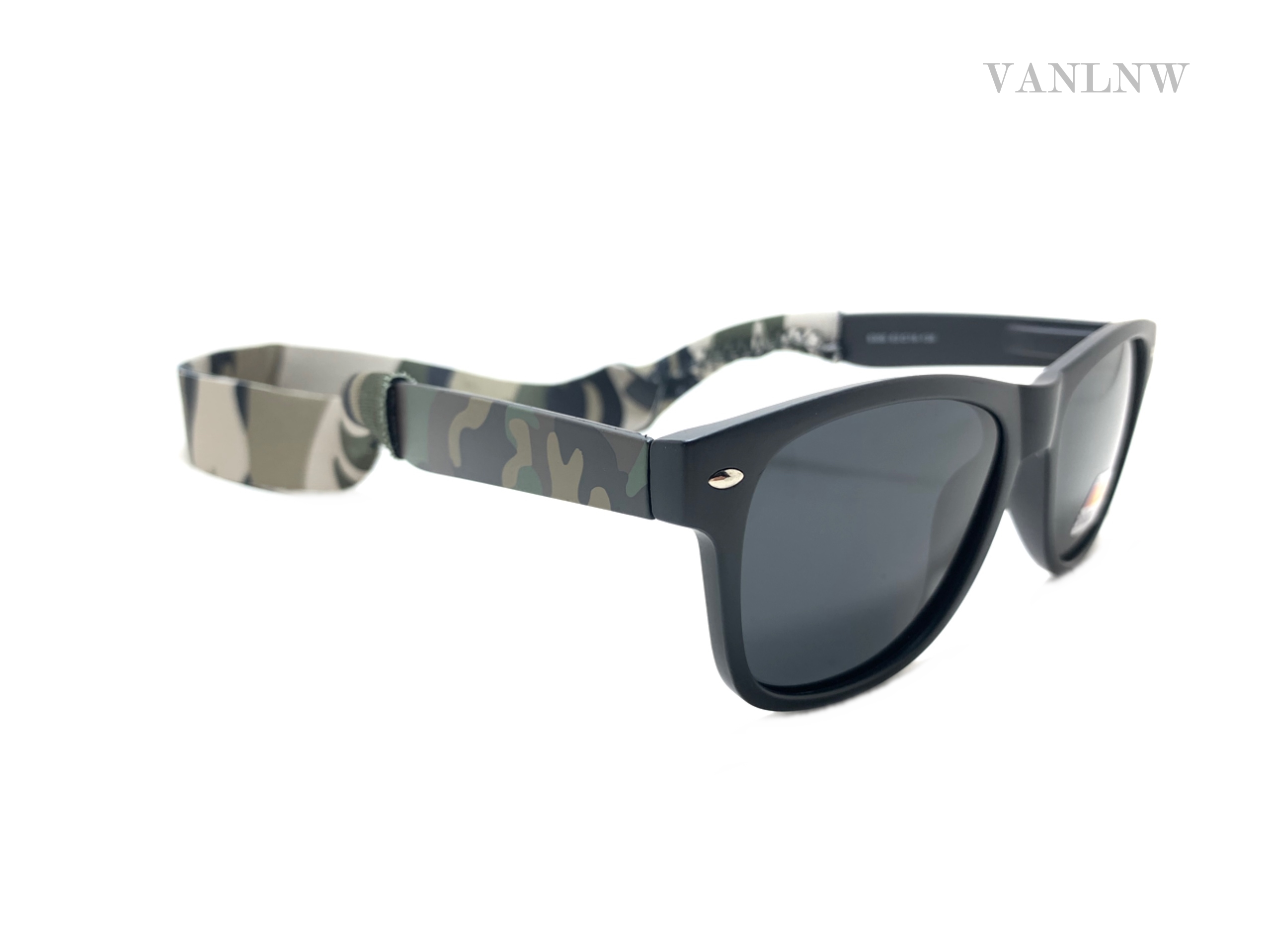 แว่นกันแดดแฟชั่น Army 9306 63-18 138 mm.<Polarized> ลายพราง แถมฟรี!! สายคล้องแว่นตาสุดเท่