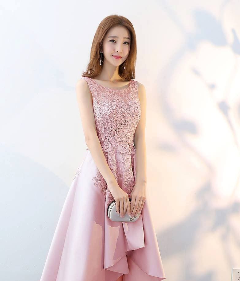 ชุดราตรี หน้าสั้นหลังยาว แขนกุด ผ้าไหมดัชเชส ซิปหลัง พร้อมส่ง L ชมพู