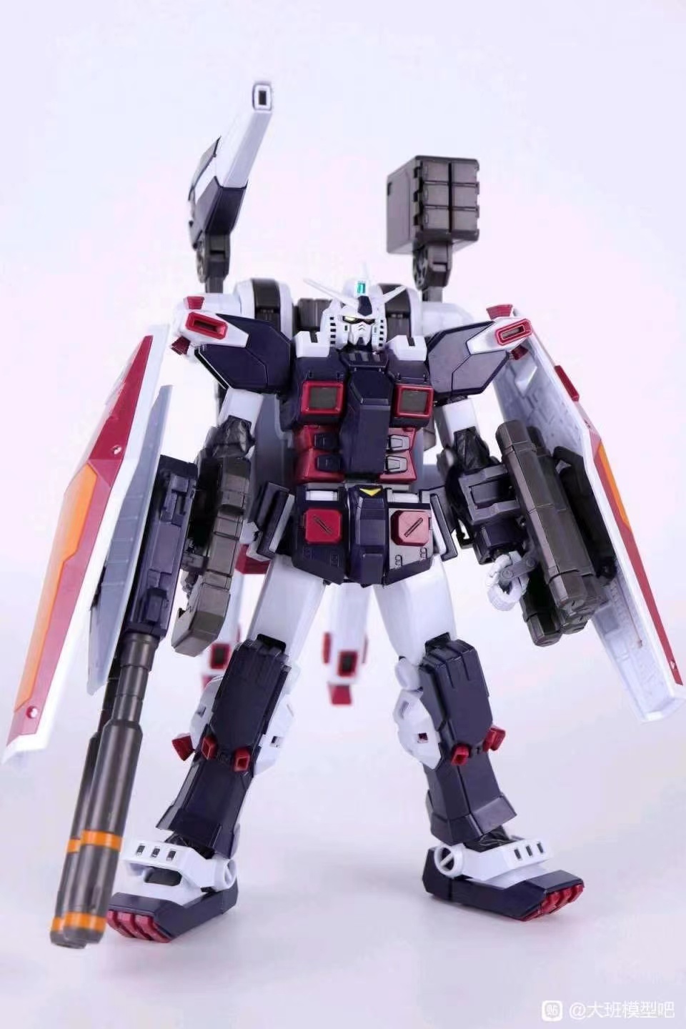 MG 1/100 Full Armor Thunderbolt (6654) [Daban]