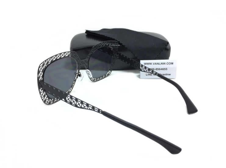 แว่นกันแดดแฟชั่นผู้หญิง Oversize Black 53-25 140 <ดำ>