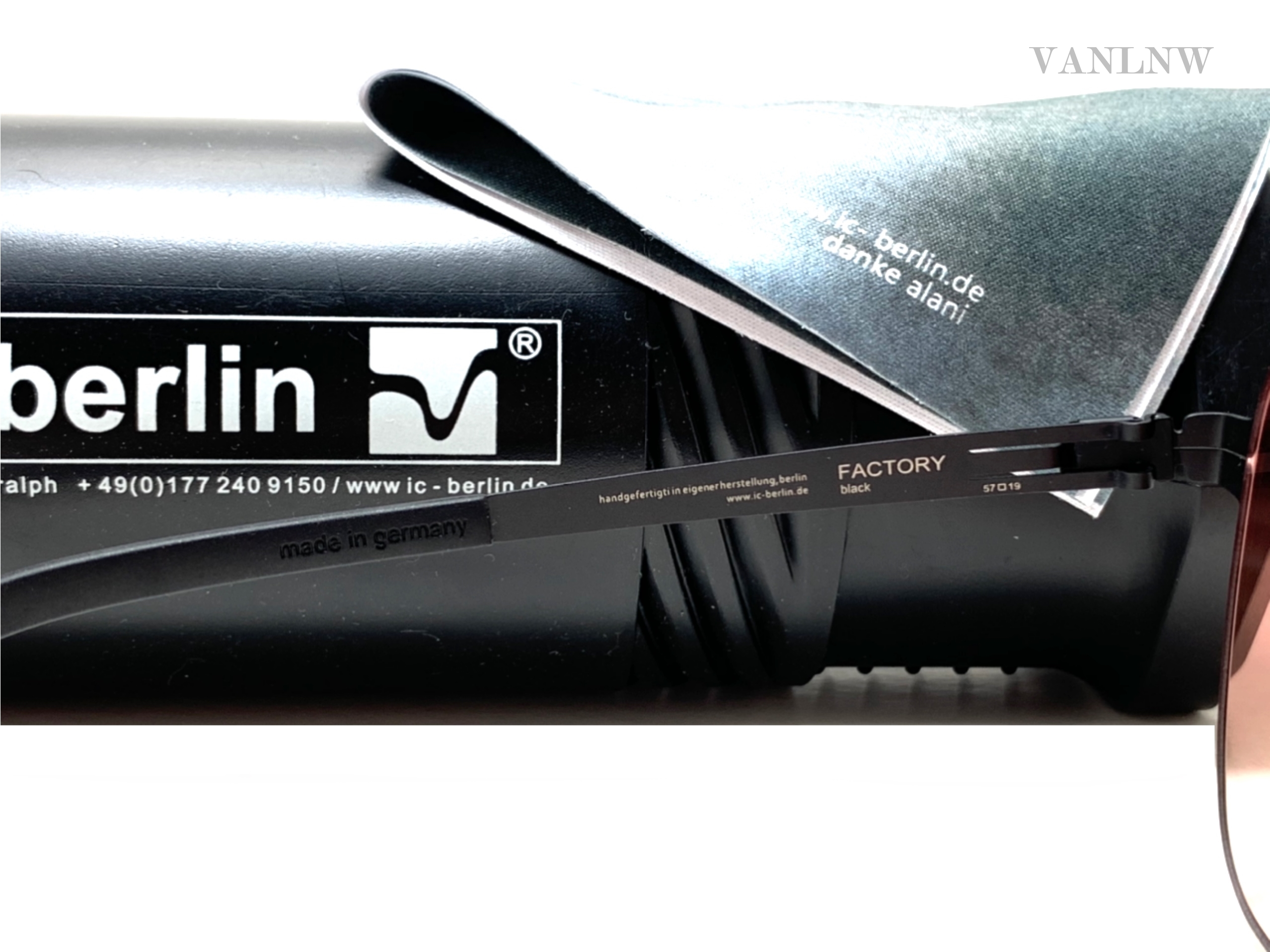 แว่นกันแดด ic berlin Factory Black 57-17 <เชอรี่>