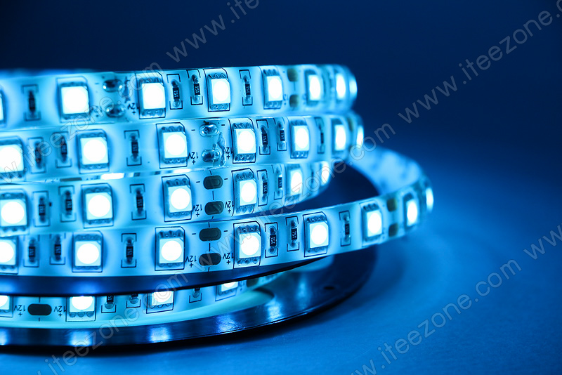 LED Strip เส้น ม้วน 5 เมตร สีฟ้า Ice Blue (กันน้ำ IP65) ไฟเลี้ยงกุ้ง