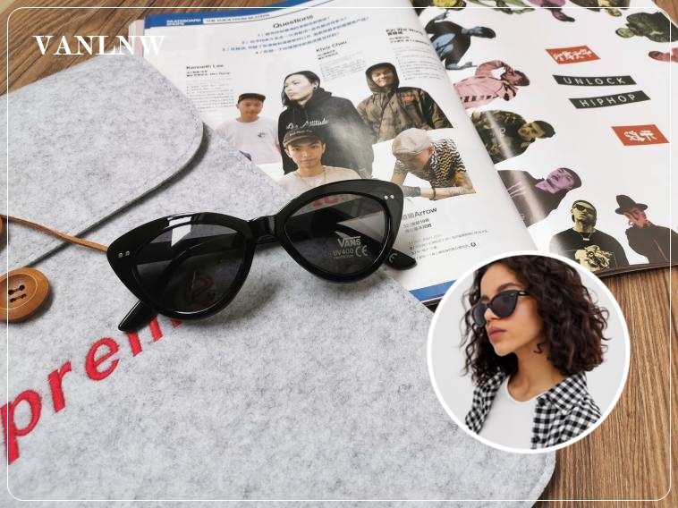 แว่นกันแดด Vans Wildin Sunglasses Wmn (black)