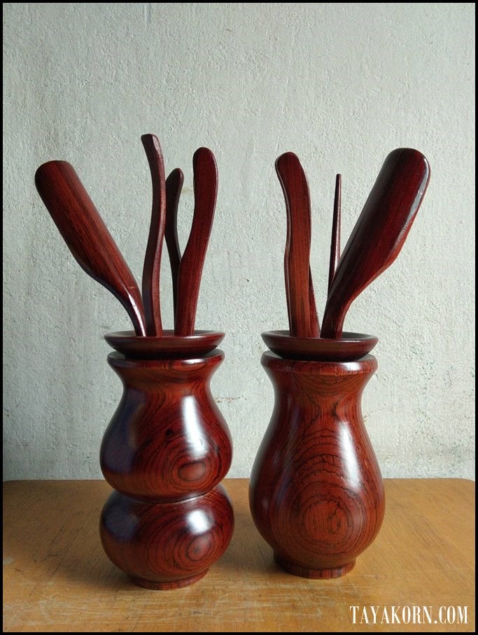 อุปกรณ์ชงชาจีนไม้แท้ อุปกรณ์ 5 ชิ้น Brown Chinese TeaTools TKTT-881