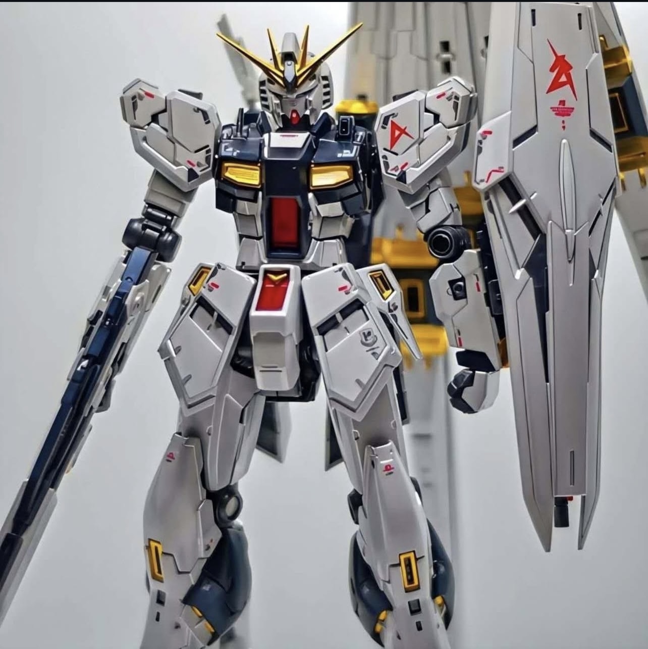 RG 1/144 RX-93 Nu Titanium Finish (RG32C)