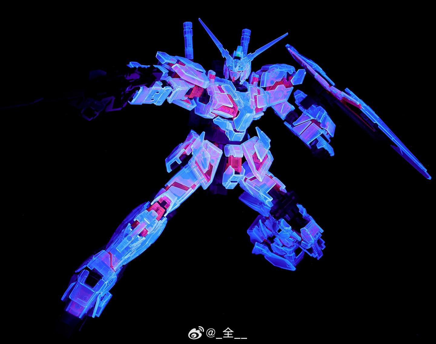 1/72 Unicorn + Transparent Armor Part [Fang Da Jing]