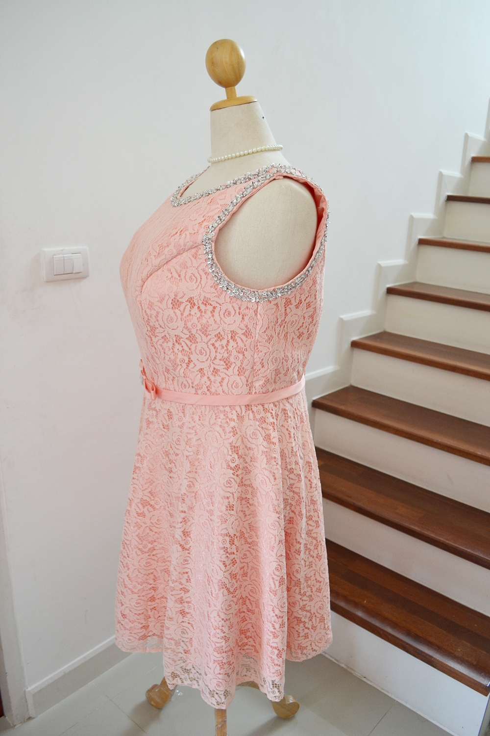 ชุดราตรีไซด์ใหญ่ เอว 37-40" *พร้อมส่ง สีโอรส* แขนกุด ผ้าลูกไม้อิตาลี ซิปหลัง