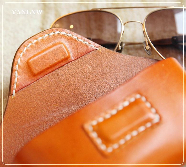 กล่องแว่นตาคาดเอว Handmade design by japan ( หนังวัวแท้ 100% ) กล่องแว่นตาพกพา ซองใส่แว่นตาคาดเข็มขัด ซองหนังใส่แว่นตา