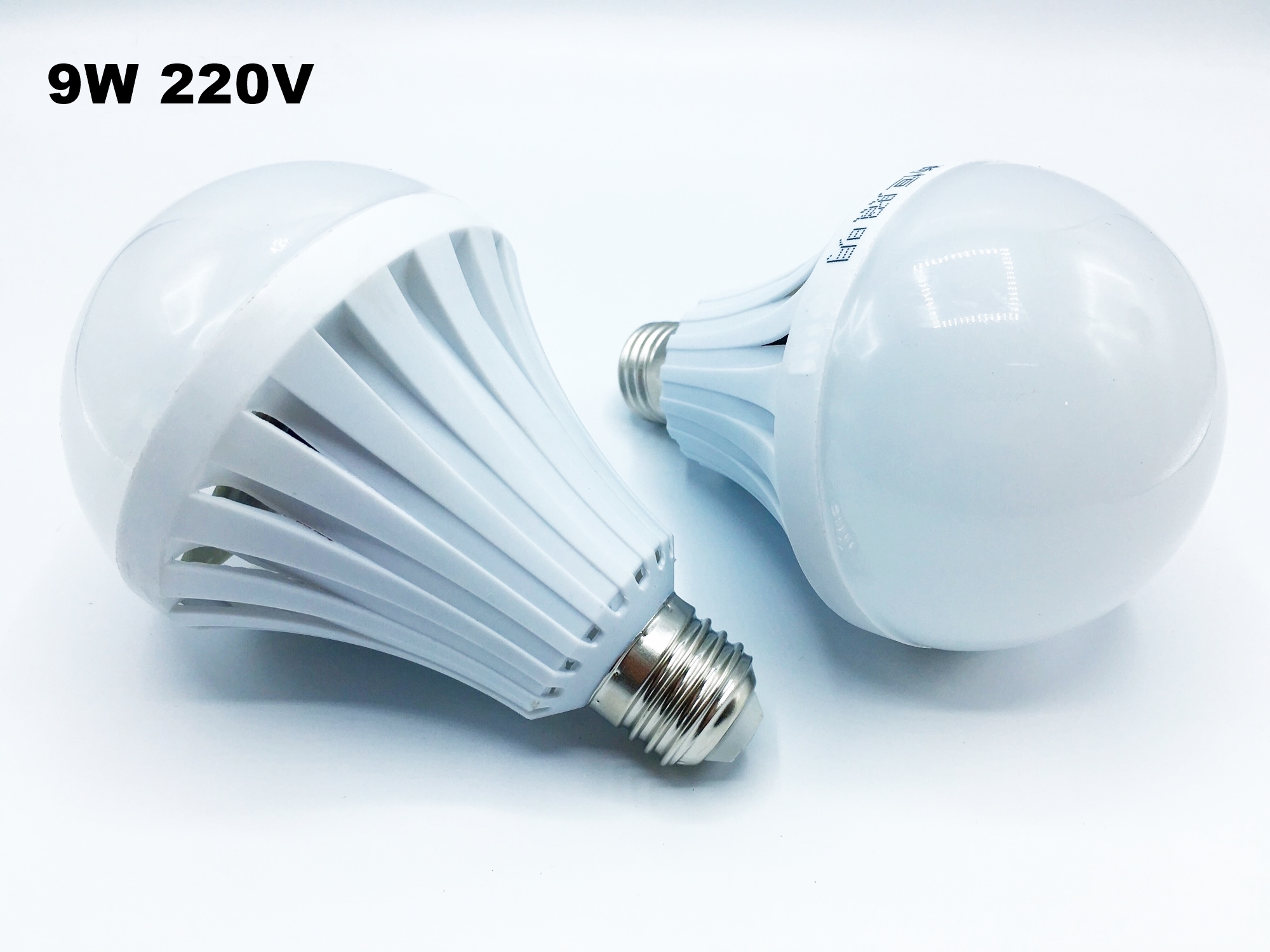 หลอดไฟอัจฉริยะฉุกเฉินแบตเตอรี่ในตัว(กันน้ำ) LED 9W 220V