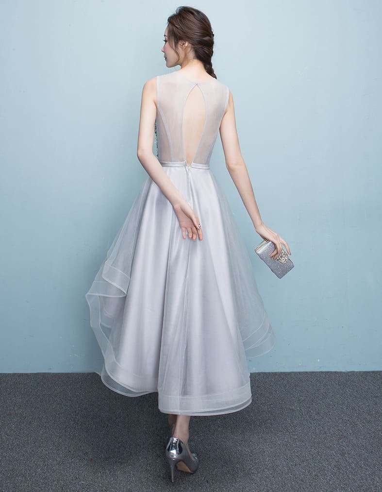 ชุดราตรี หน้าสั้นหลังยาว แขนกุด สีเทา พร้อมส่ง L ช่วงบนปัก กระโปรงผ้าตาข่าย