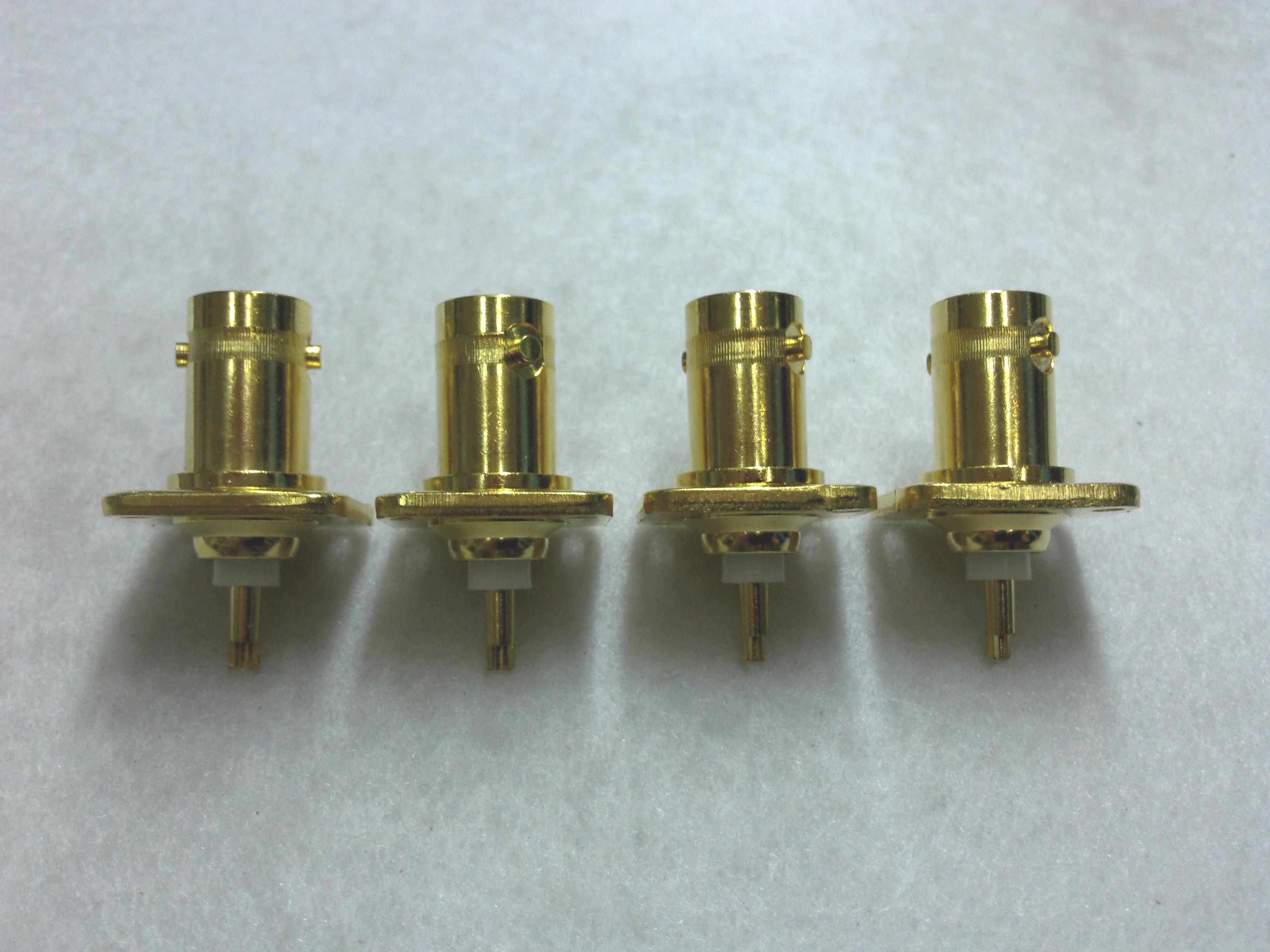 J.BNC ติดแท่น-ฐานเหลี่ยม(ทอง)