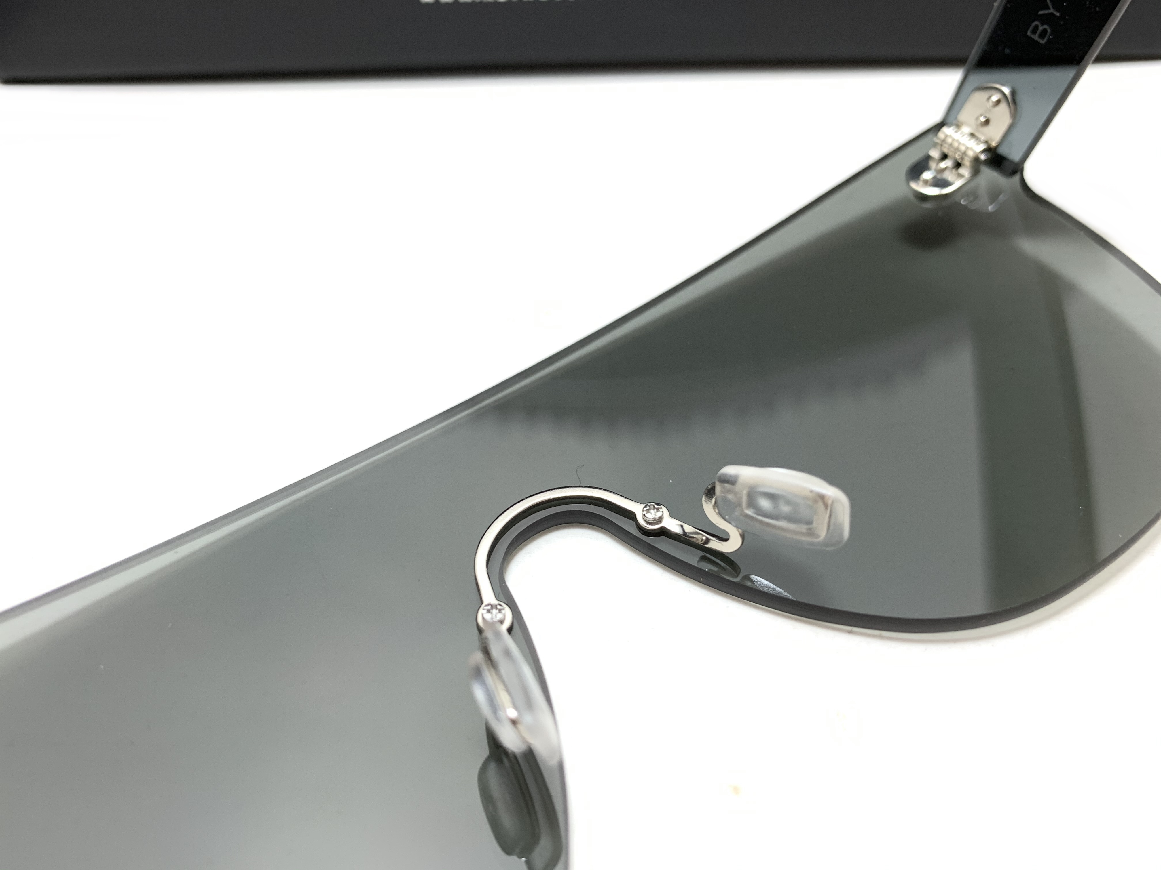 แว่นกันแดด Super Tuttolente flat top black <ดำ>