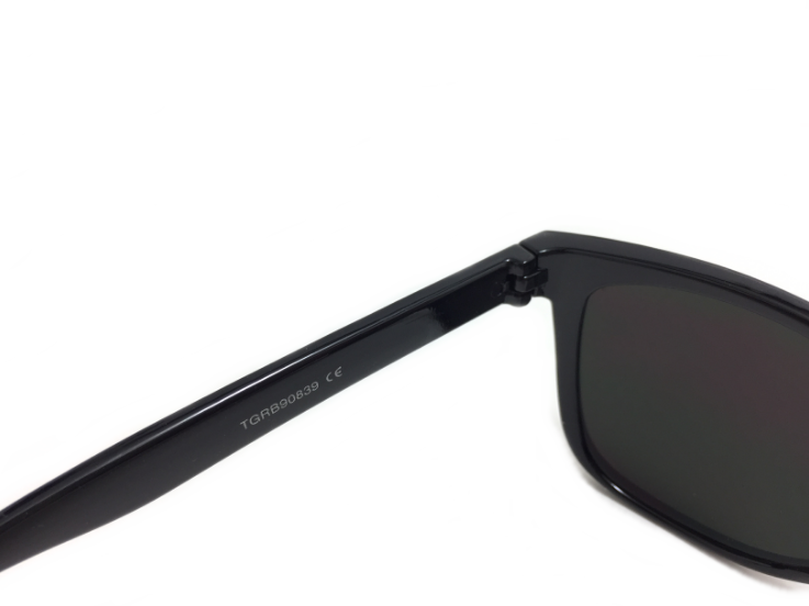 แว่นกันแดด Glassy Sunhaters Deric Black/Silver Mirror 54-18 140 <ปรอทเงิน>