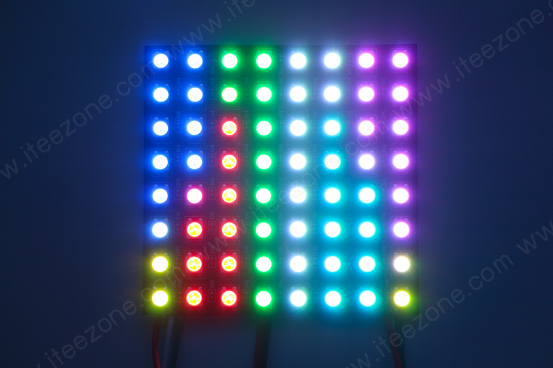 แผง RGB 5050 ไม่กันน้ำ วิ่งอิสระ IC WS2812B 5V 8x8 สามารถควบคุมอิสระทุกดวง