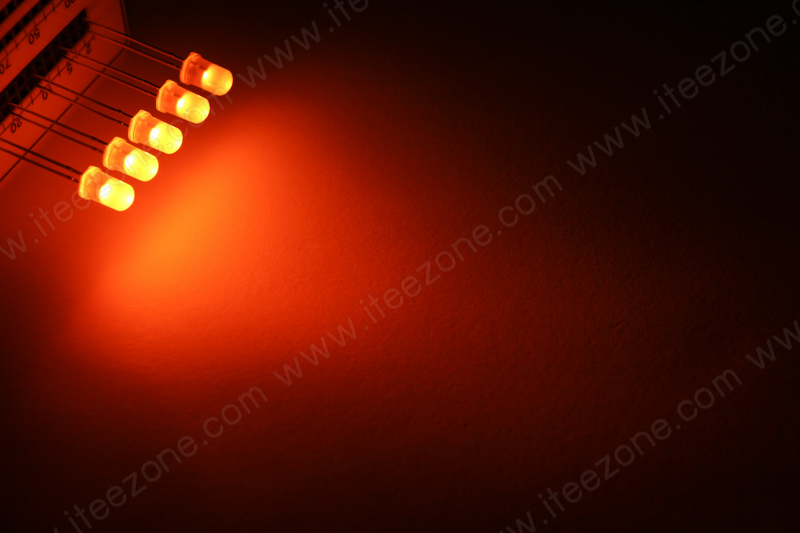 หลอดไฟ LED กระเปาะน้ำเงิน แสงน้ำเงิน 5mm Super Bright