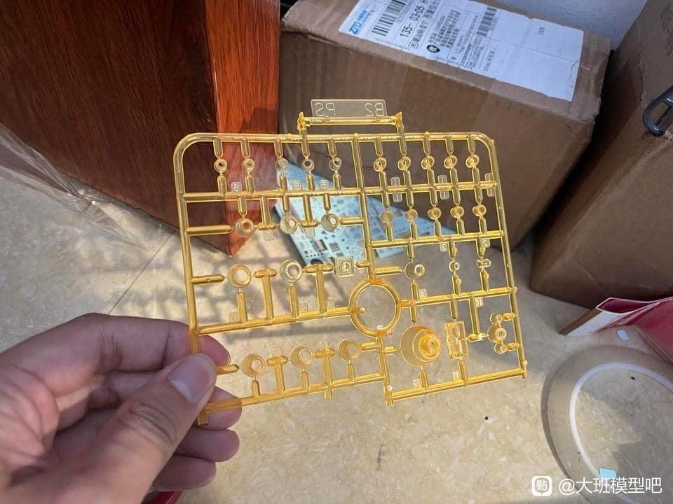 MG 1/100 Sazabi Ver.Ka (Clear Part) (6631A) [Daban]