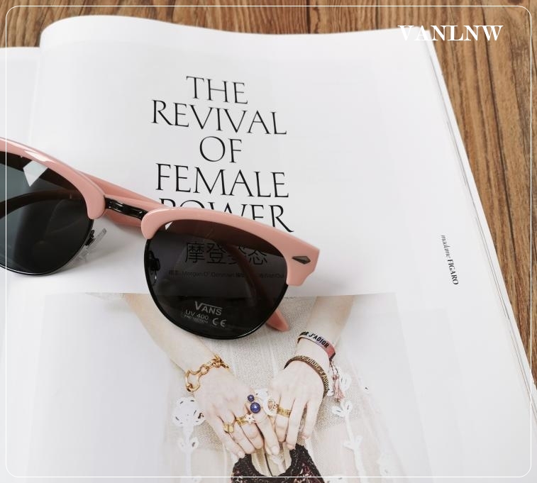 แว่นกันแดด Vans Sound Systems Blossom Sunglasses (Women)