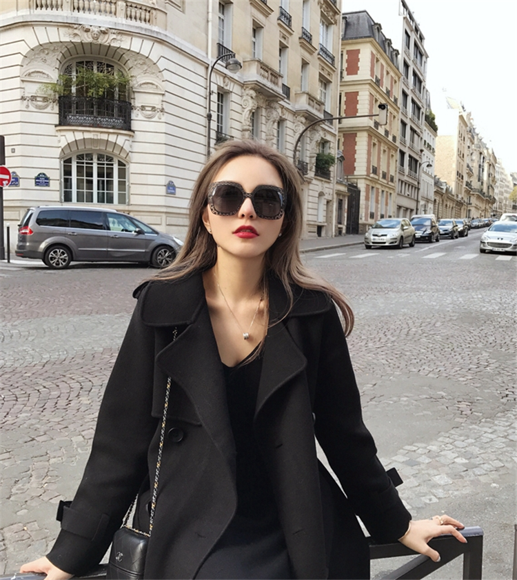 แว่นกันแดดแฟชั่นผู้หญิง Oversize Black 53-25 140 <ดำ>