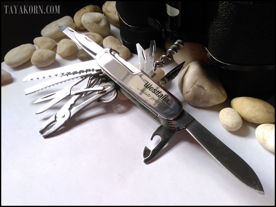 มีดพับแคมป์ปิ้งไวท์ Camping White Stainless Steel อุปกรณ์ 16 ฟังชั่น