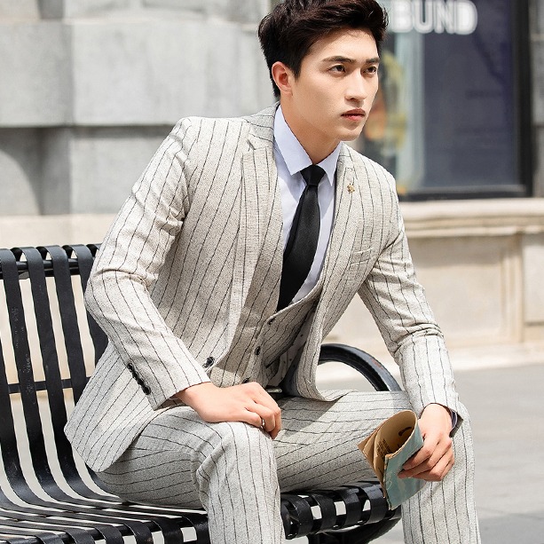 ชุดสูทชาย ลายริ้ว สีขาวครีม 3ชิ้น สูท+เสื้อกั๊ก+กางเกง