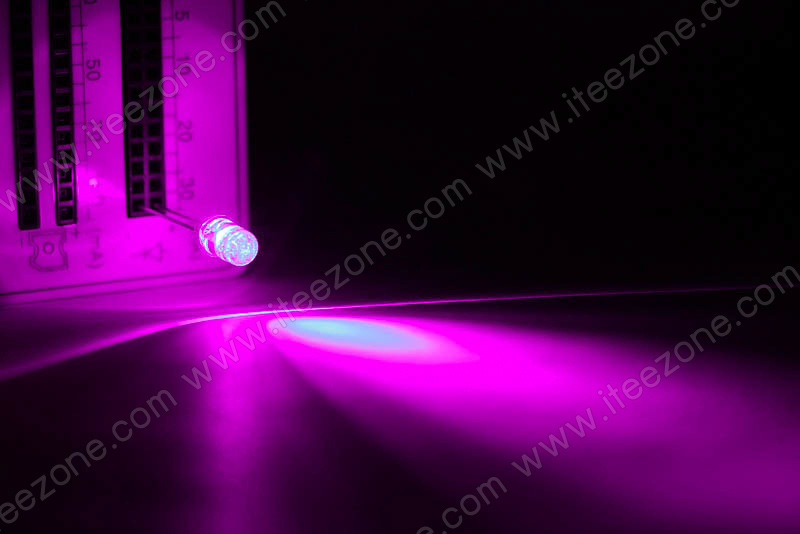 หลอดไฟ LED สีชมพู กระเปาะใส 5mm Super Bright