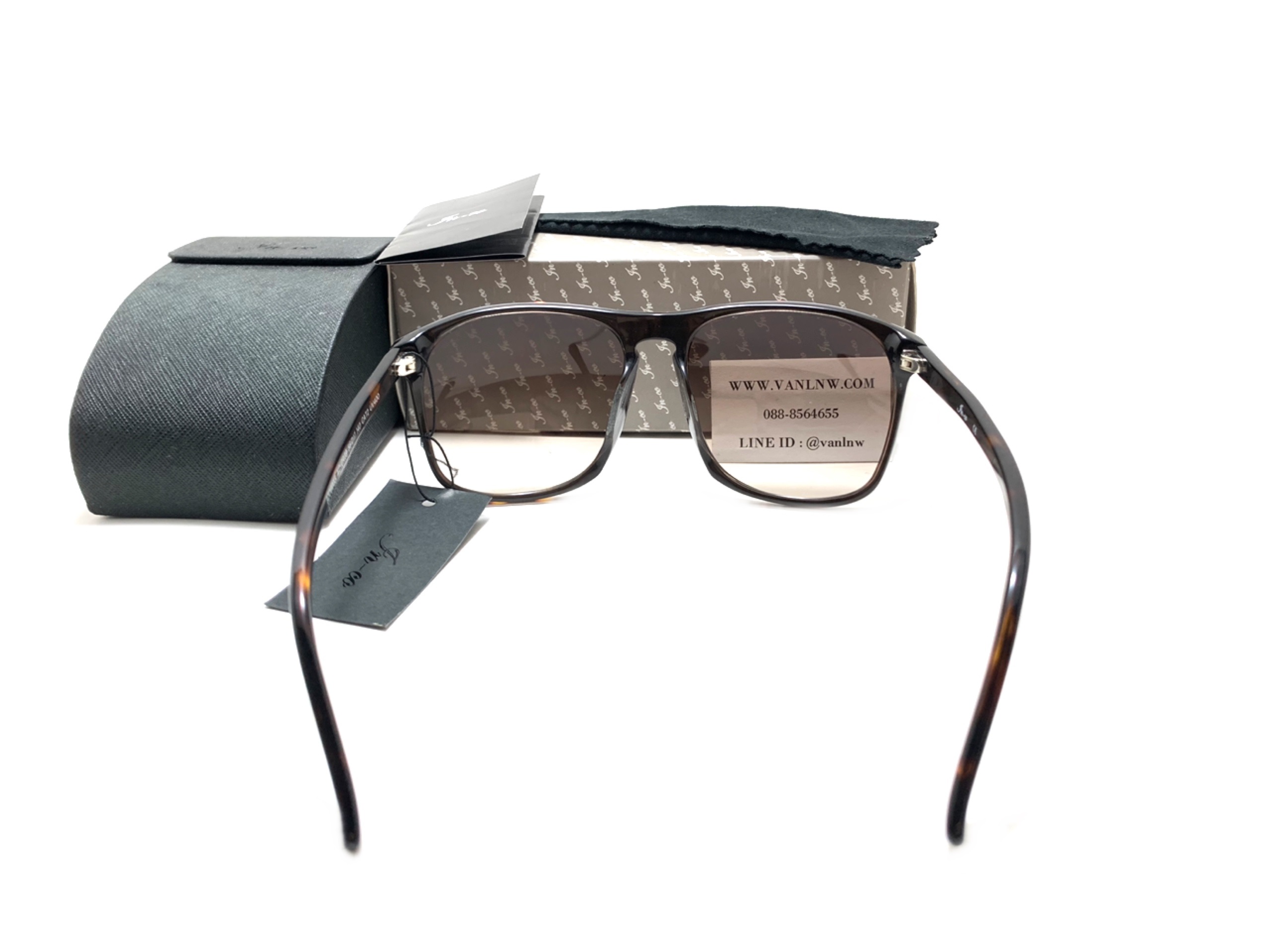 แว่นกันแดด FN-CO 8208035 AC-CR39 56-17-140 CAT2 <กระ>