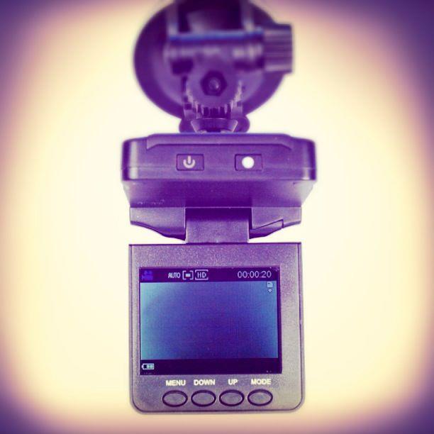 กล้องหน้าติดรถยนต์ ทุกรุ่นทุกยี่ห้อ ติดตั้งง่าย คุณภาพของการบันทึก HD DVR มีระบบ Infrared บันทึกได้แม้อยู่ในที่มืด