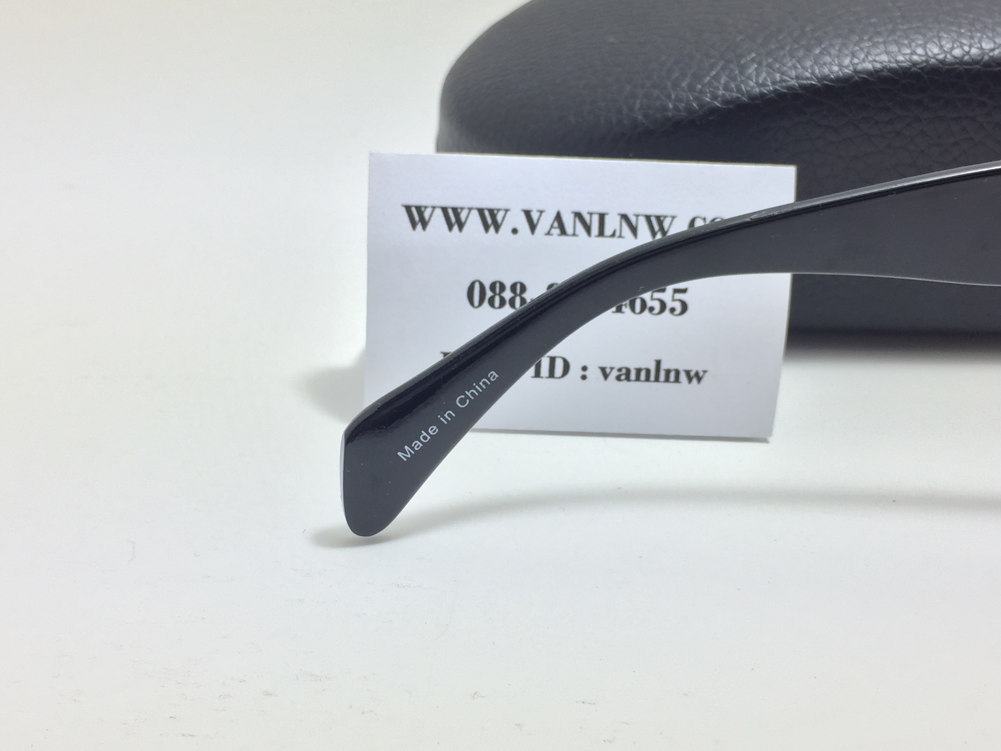 แว่นกันแดด Express Sunglasses 51-12-139 <ดำ>