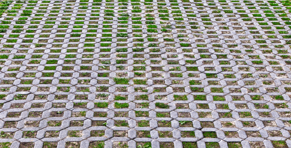 บล็อกปูหญ้า ขนาด 25x40x8 ซม. **ราคานี้สำหรับเต็มเที่ยว 700 ก้อน รับเอง **ราคานี้ยังไม่รวมค่าขนส่ง ค่าจัดส่งคิดตามระยะทาง