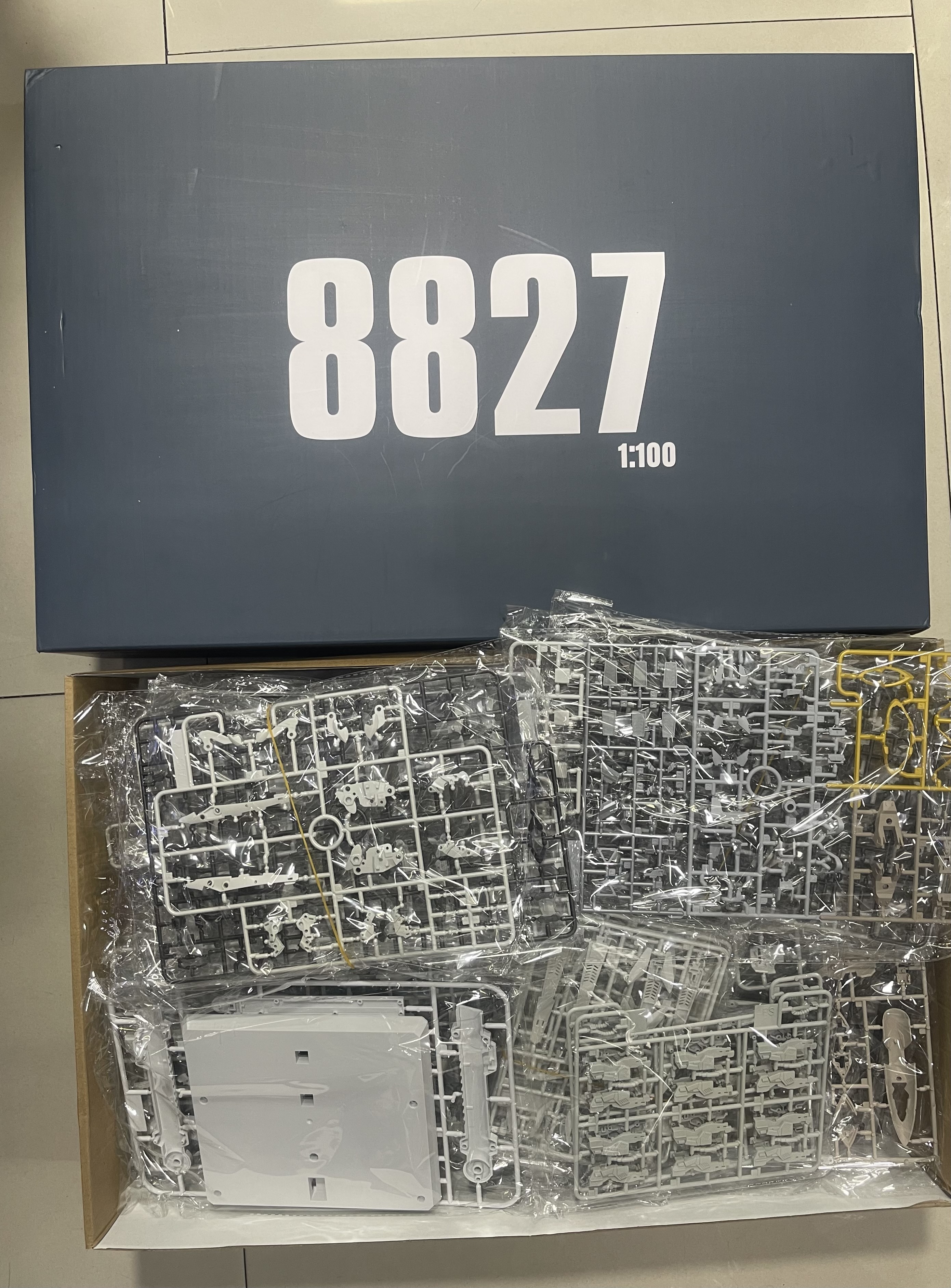 MG 1/100 (8827) Wing Show White Prelude [Daban]