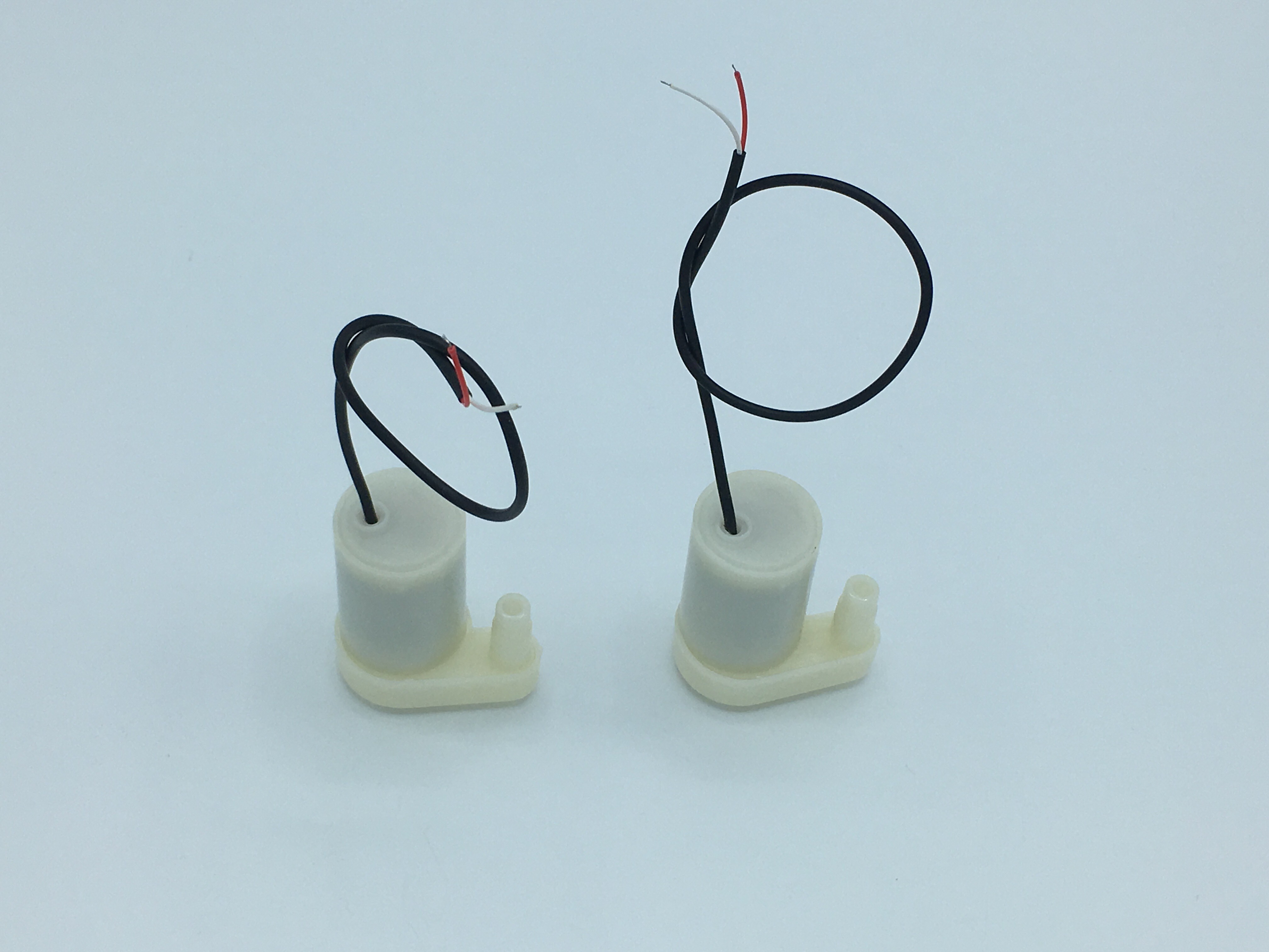 ปั๊มแช่ DC 2.5V - 6V จำนวน 2 ตัว