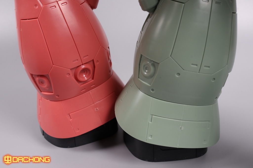 1/48 Mega Size MS-06S Char's Zaku II