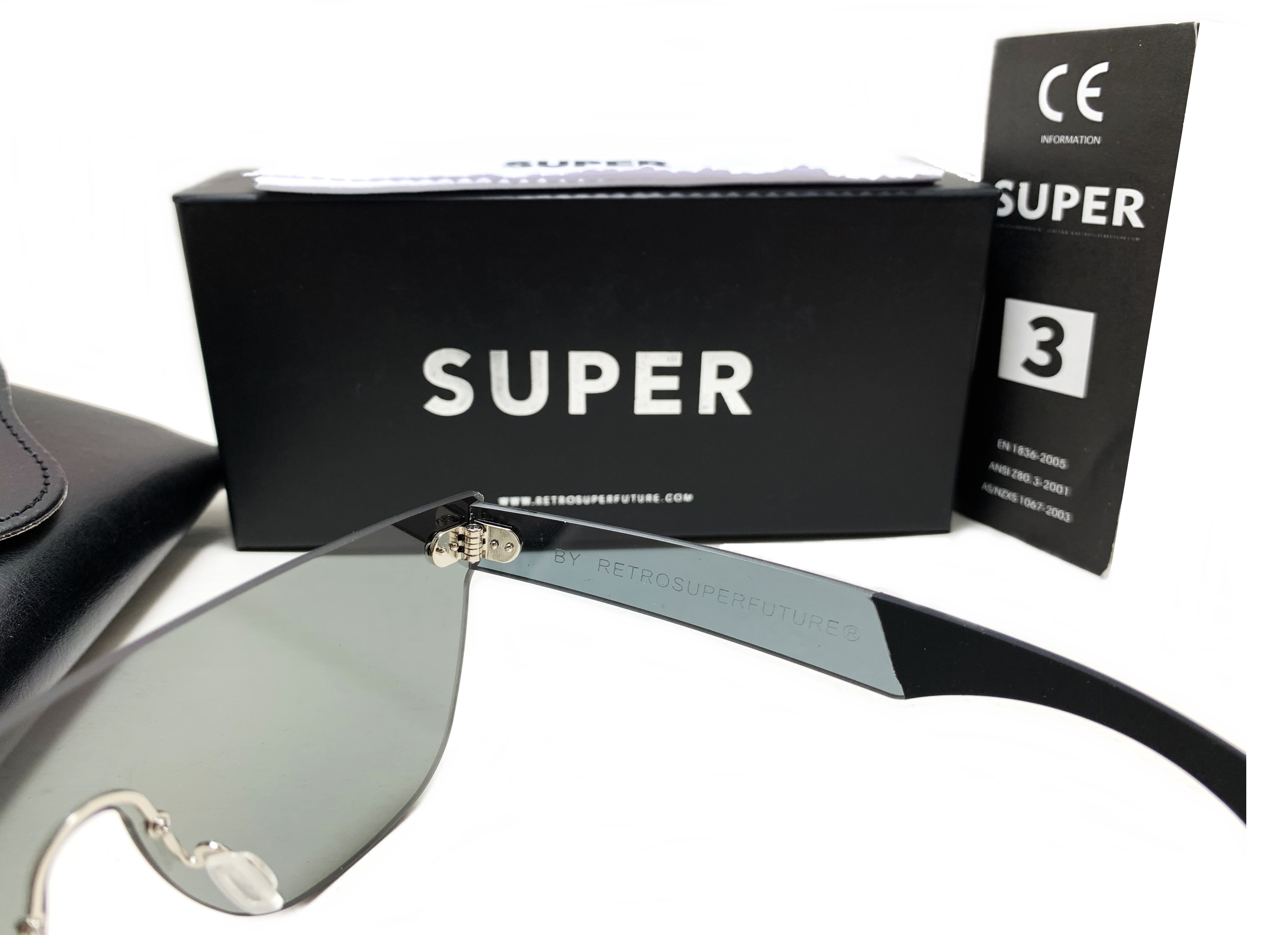 แว่นกันแดด Super Tuttolente flat top black <ดำ>