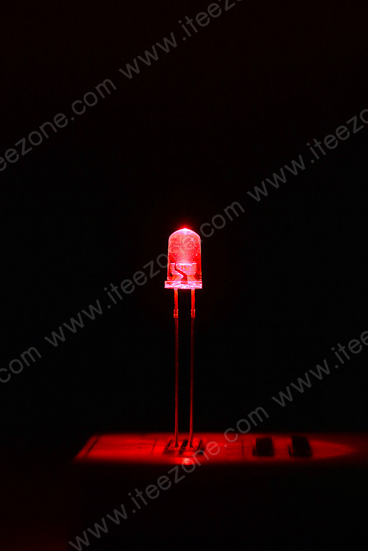 หลอดไฟ LED สีแดง กระเปาะใส 5mm Super Bright