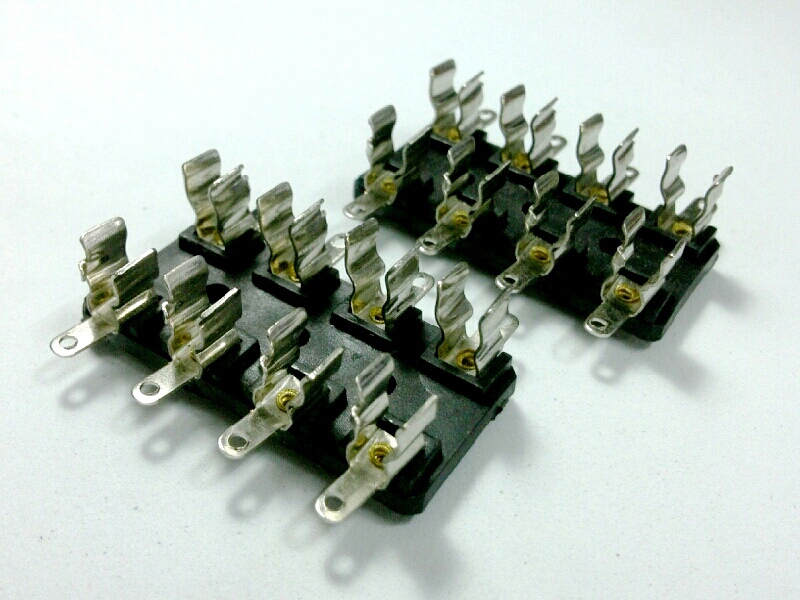 กระบะฟิวส์ 20MM. - 4P