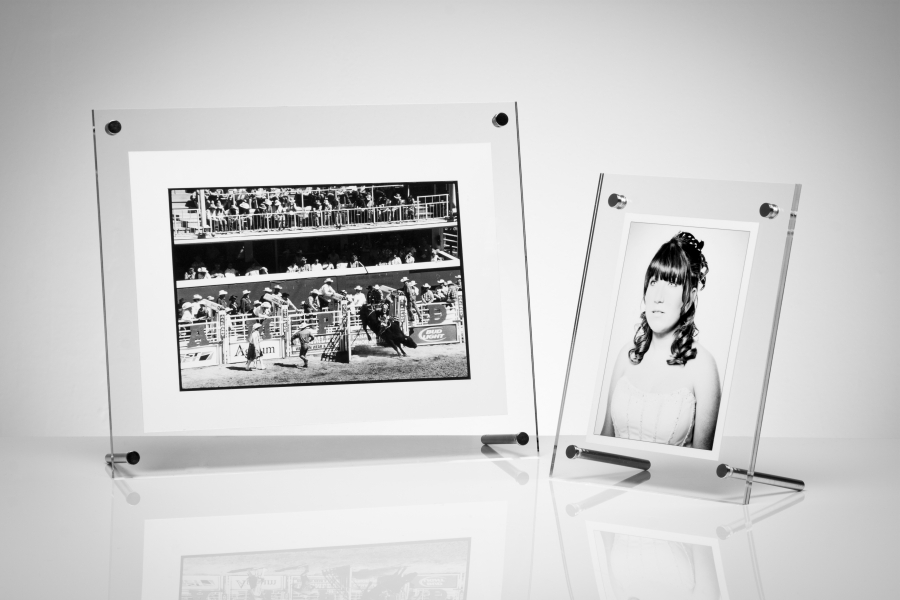 A4 กรอบรูปอะครีลิคตั้งโต๊ะ ชนิดขาเหล็ก สีใส ใส ชุด