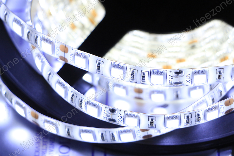 LED Strip เส้น ม้วน 5 เมตร สี Cool white 8000K (กันน้ำ IP65)