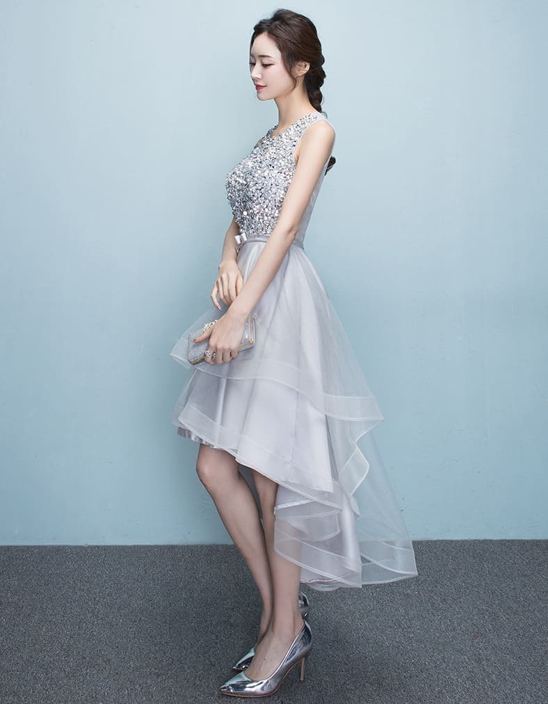 ชุดราตรี หน้าสั้นหลังยาว แขนกุด สีเทา พร้อมส่ง L ช่วงบนปัก กระโปรงผ้าตาข่าย