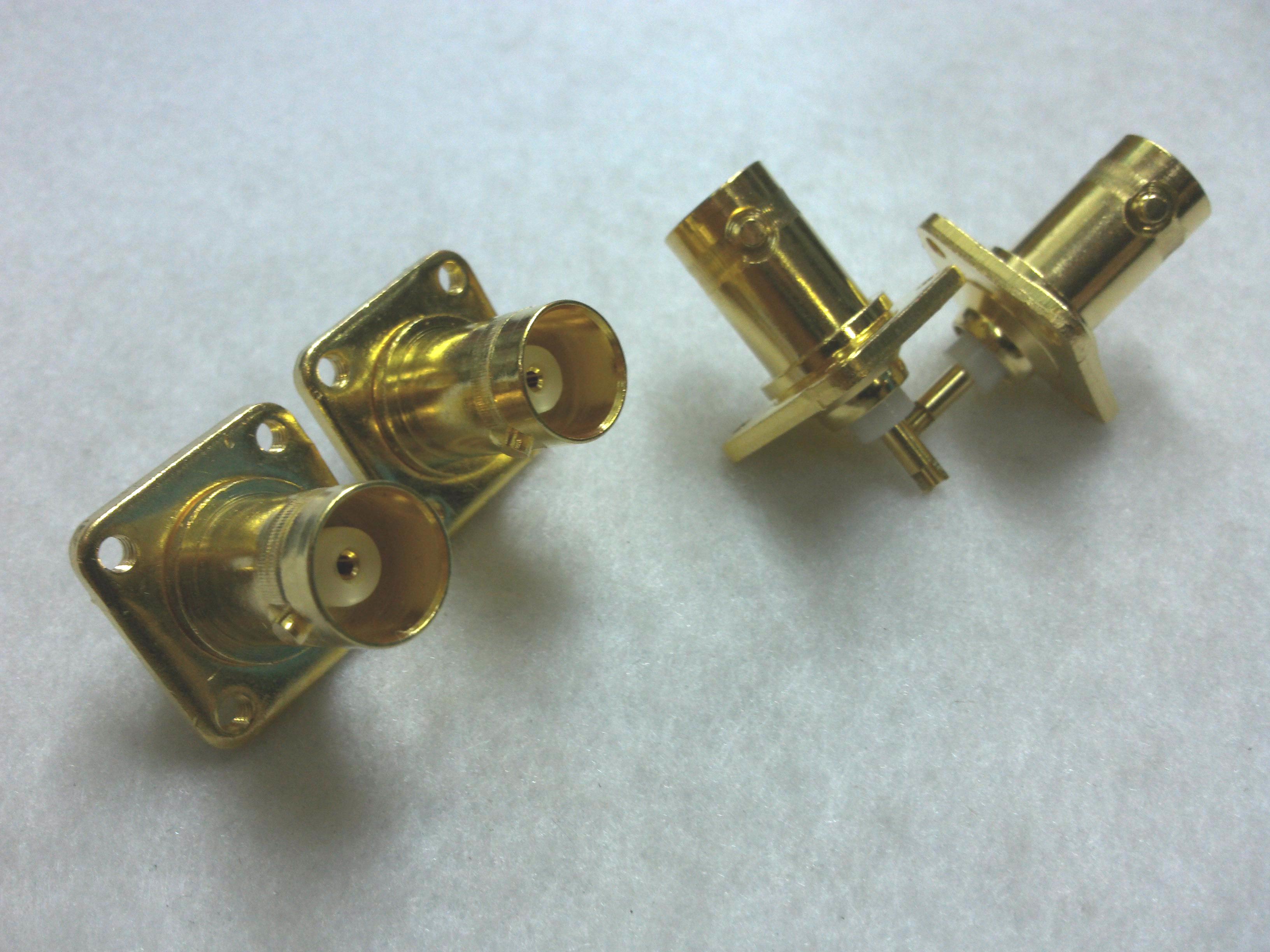 J.BNC ติดแท่น-ฐานเหลี่ยม(ทอง)