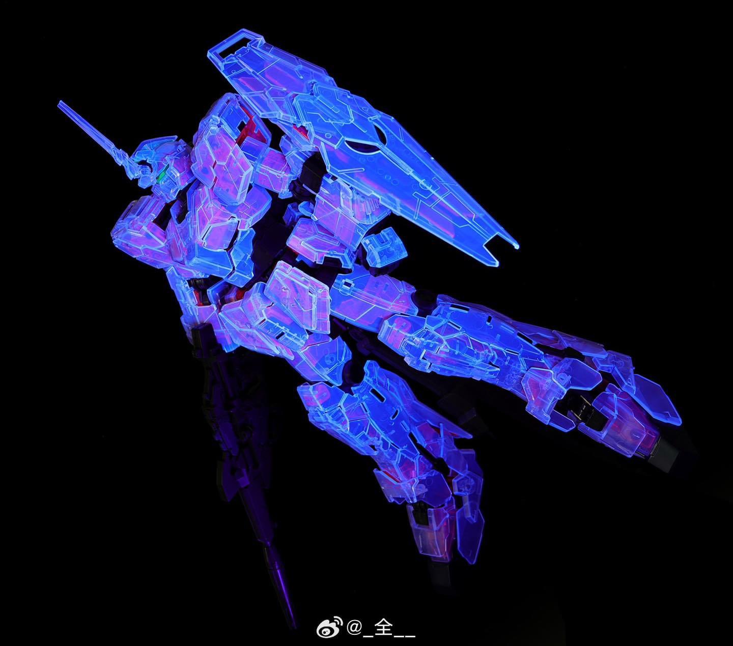 1/72 Unicorn + Transparent Armor Part [Fang Da Jing]