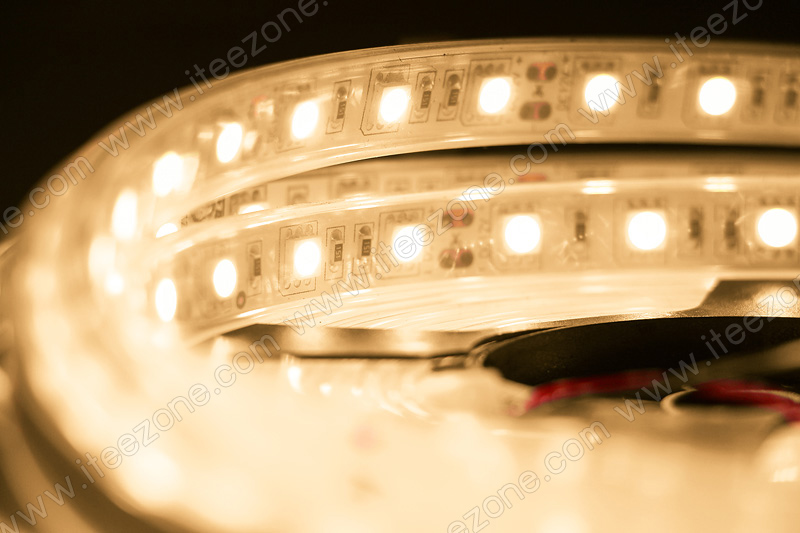 LED Strip เส้น ม้วน 5 เมตร สี Warm white 3000K ท่อซิลิโคน (กันน้ำ IP67)