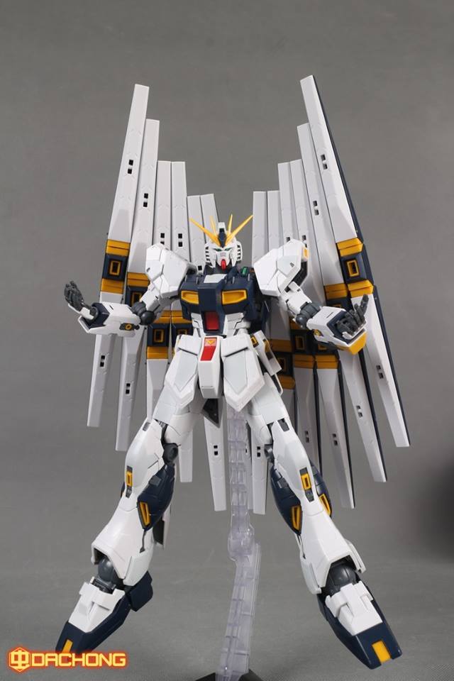 MG 1/100 (6619) Nu Gundam Ver.Ka (x12 Fin Funnels + Red Psycho Frame + Effect Part)