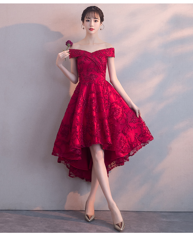 ชุดราตรี หน้าสั้นหลังยาว โอบไหล่ สีแดงไวน์ **ซิปหลัง**