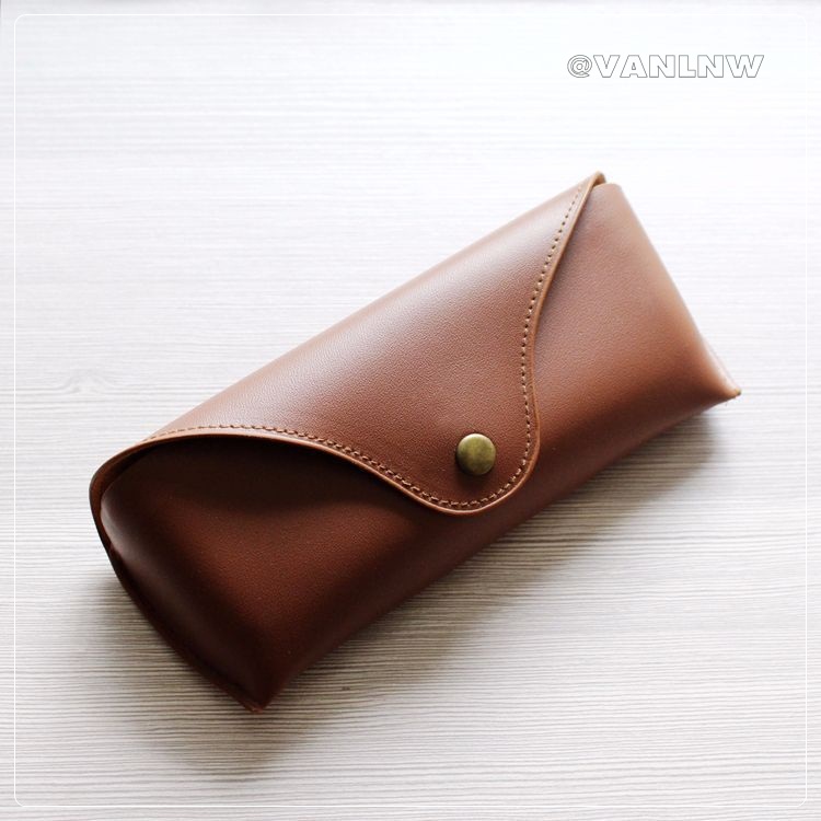 กล่องแว่นตาวินเทจ Sunglasses Box <หนังน้ำตาล>