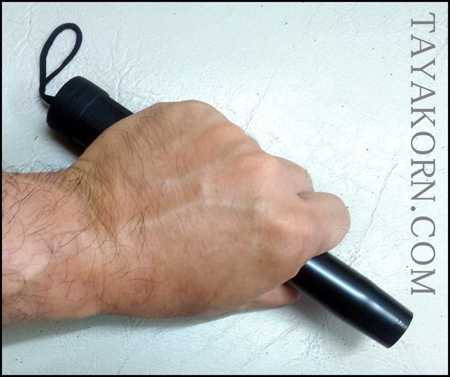 ดิ้วสปริงดำ 3 ท่อน ( Black Spring Fight Baton) ขนาดยาว 18.50 นิ้ว