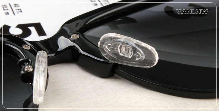 แว่นกันแดด HAWKERS DIAMOND DARK BLACK CLASSIC <ดำ>